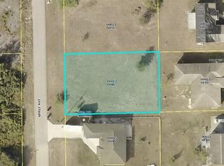 906 Apple Ave, Lehigh Acres, FL 33971
