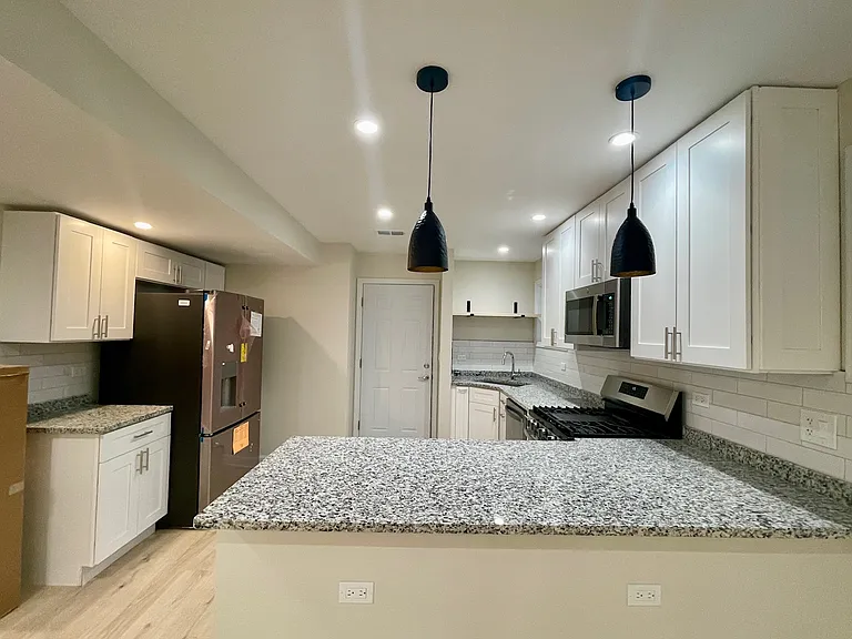 4845 N Kostner Ave #B — Photo 10