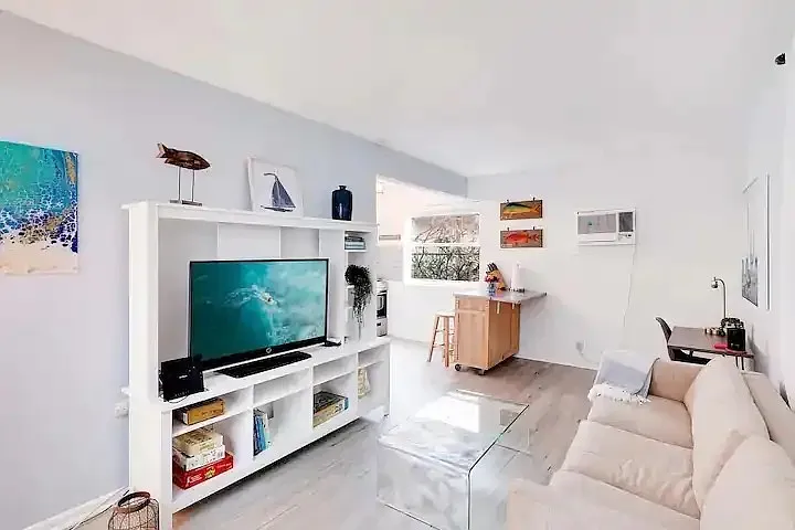 1 bed, 460 sqft, $1,700 — Photo 2