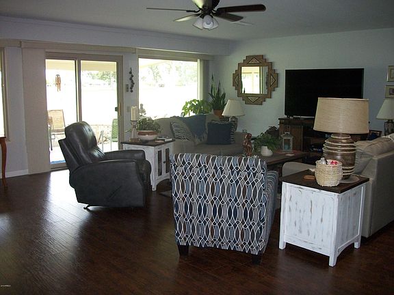 3rd image of 9822 N Balboa Dr