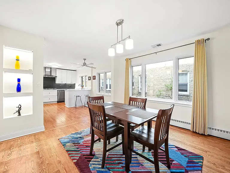 2545 W Lunt Ave #1 — Photo 1