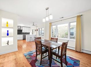 2545 W Lunt Ave #1, Chicago, IL 60645