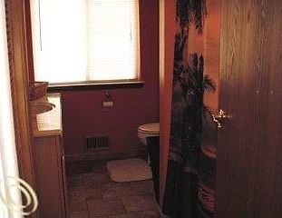 5th image of 275 Hiram St