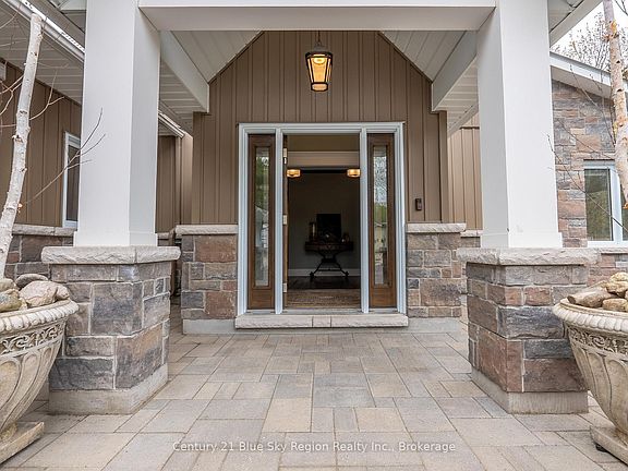 3rd image of 54 Chadbourne Dr