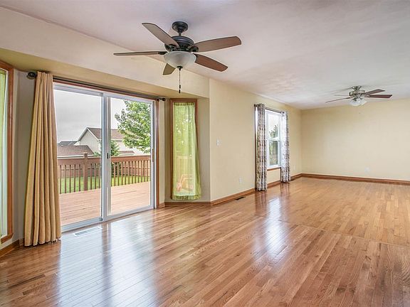 4th image of 11177 Jasmine Dr