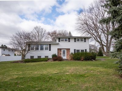 110 Locust Ln, Syracuse, NY, 13219