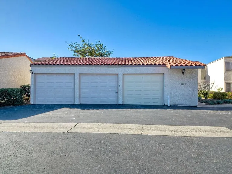 6675 Paseo Del Norte #B — Photo 16