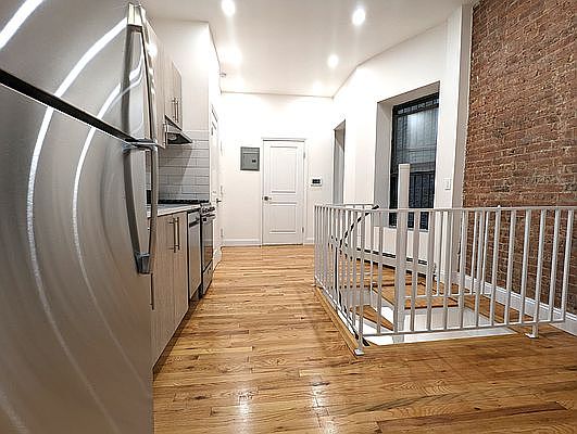 5th image of 224 E 85th St APT 1D