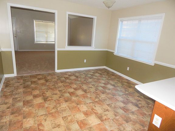 4th image of 258 Blue Pool Dr