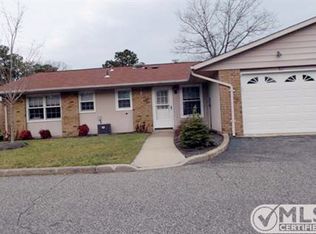 2 Edinburgh Ln, Manchester, NJ 08759