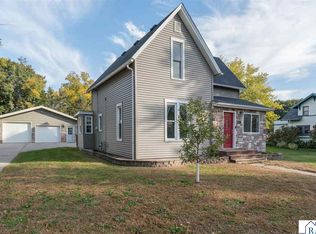 321 E Humphrey St, Lake Crystal, MN 56055