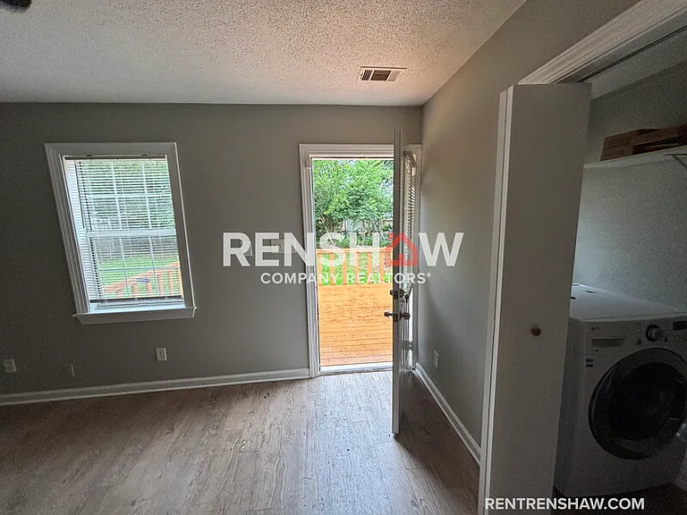 1488 Abernathy Rd — Photo 2