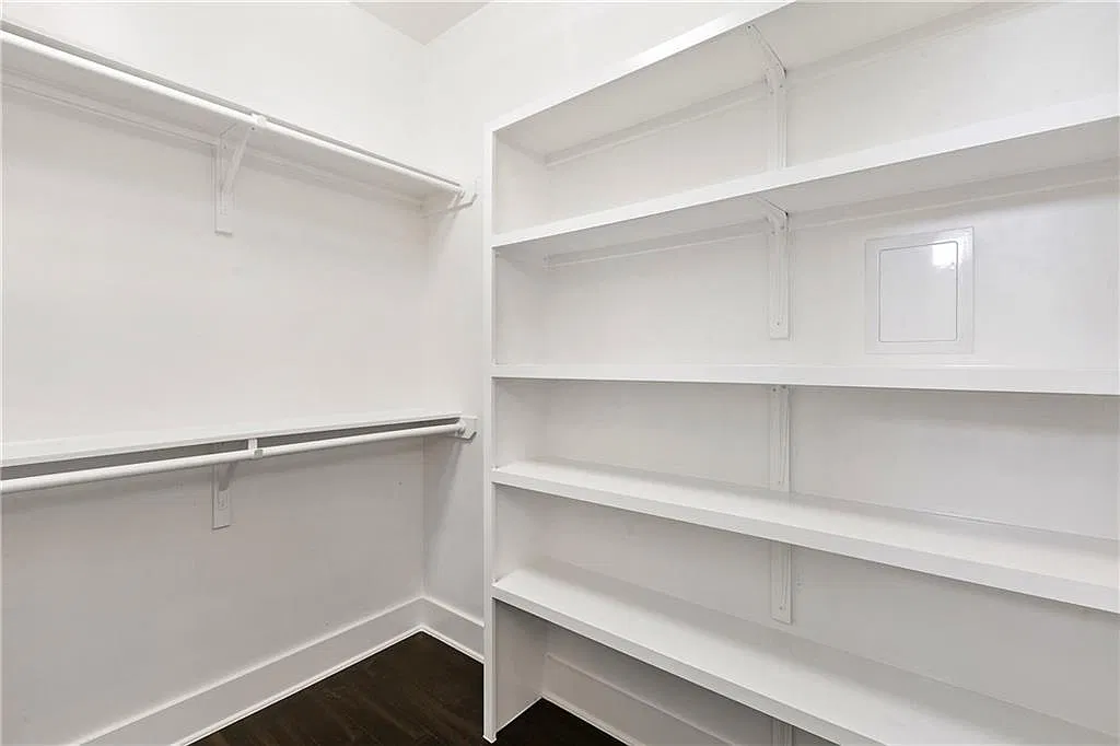3 bed, 1850 sqft, $3,950 — Photo 1