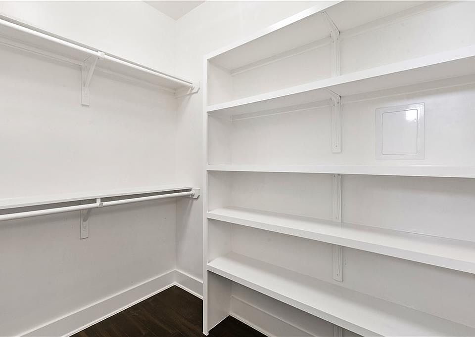 1st image of 2702 Crest Ave #2