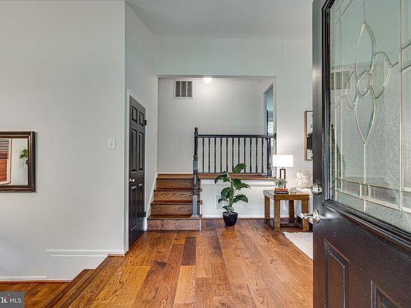 4th image of 10428 Finchley Ct
