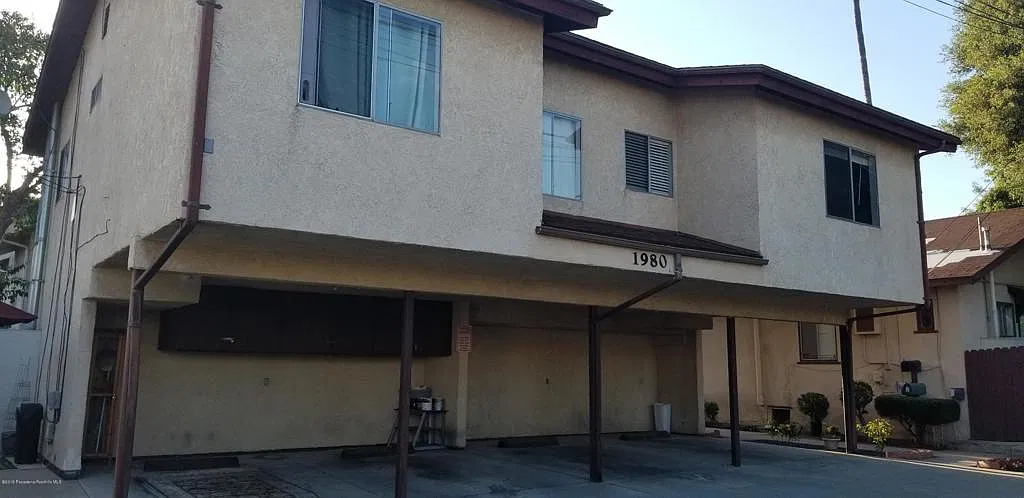 2 bed, 1.0 bath, 700 sqft, $2,300 — Photo 2