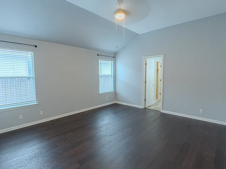 208 Discovery — Photo 25