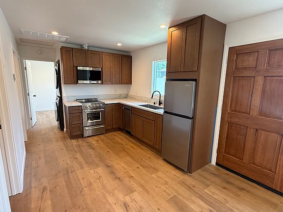 2nd image of 1849 Fanwood Ave #1/2