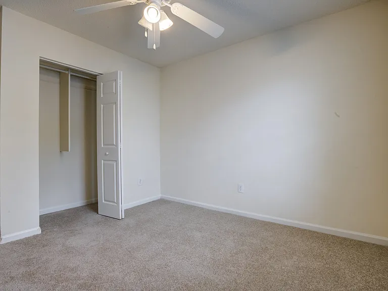 Ashmore Bridge Estates Apartment Homes — Photo 17