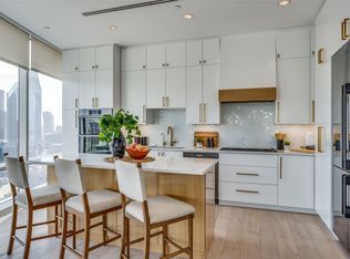 2430 Victory Park Ln APT 2109, Dallas, TX 75219