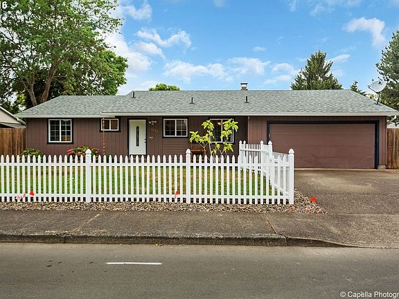 2nd image of 1989 NE 13th Ave