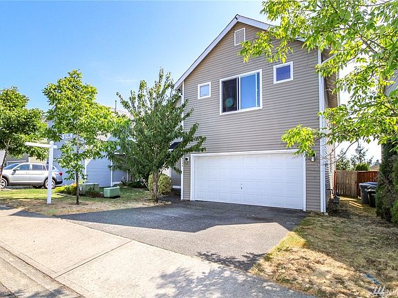 3rd image of 9906 198th Avenue Ct E