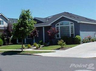 662 Red Oak St, Central Pt, OR 97502