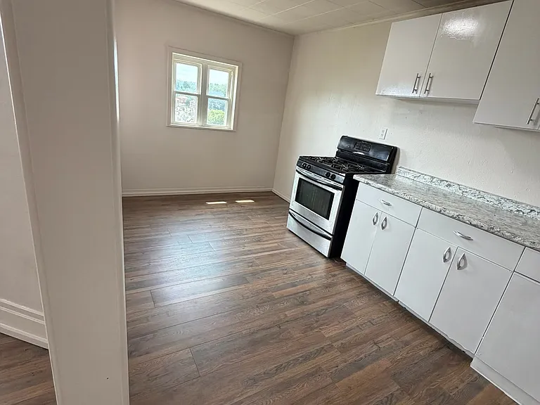 345 Woodward Ave — Photo 4