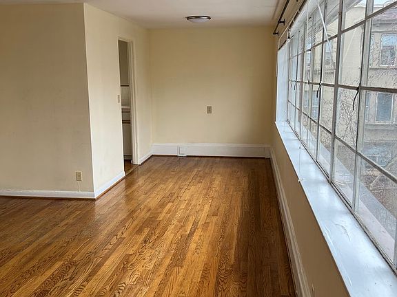 3rd image of 303 Harvard Ave E APT 301