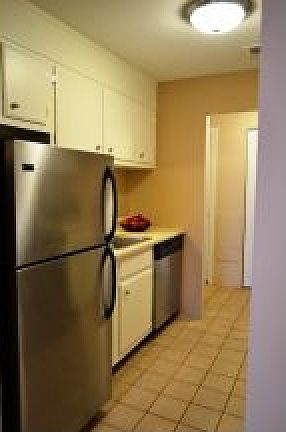 3rd image of 8 Louisburg Sq APT 9