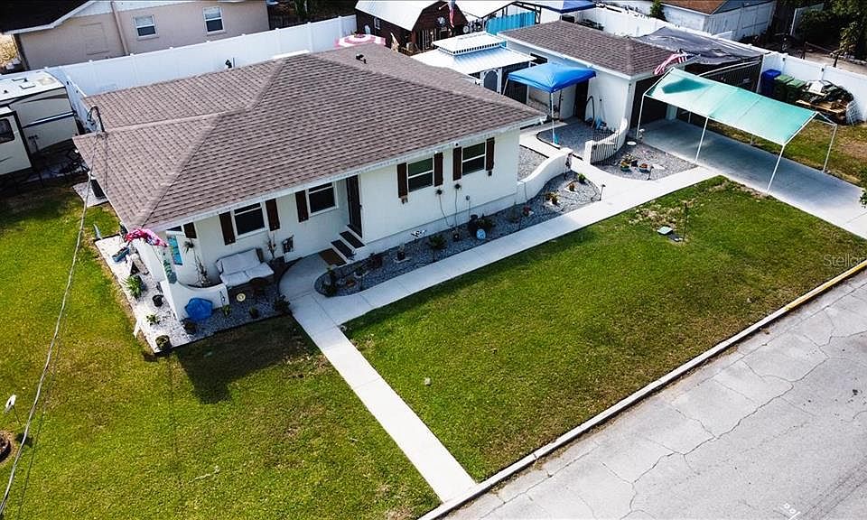 1st image of 861 Avenue H NE
