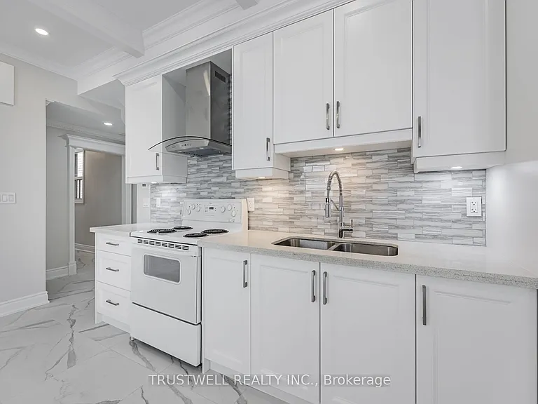 90 Galt Ave #A — Photo 3