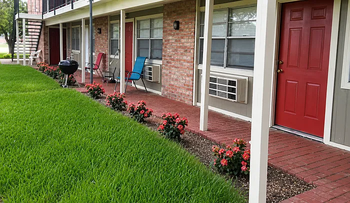 1 bed, 1.0 bath, $545 — Photo 4