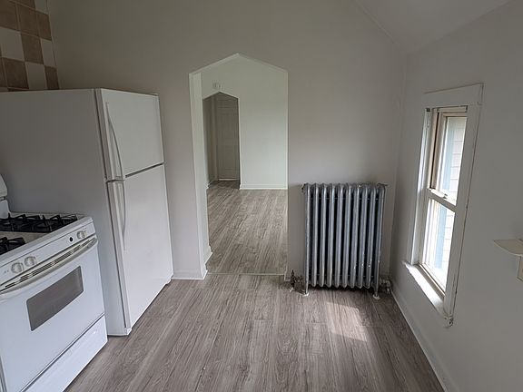 4th image of 605 Michigan Ave #2E