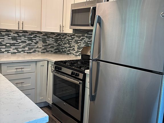 2nd image of 3053 Alma St #3053