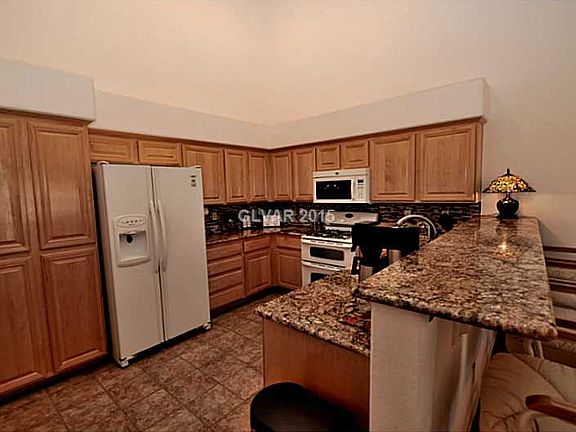 4th image of 10040 Catalina Canyon Ave
