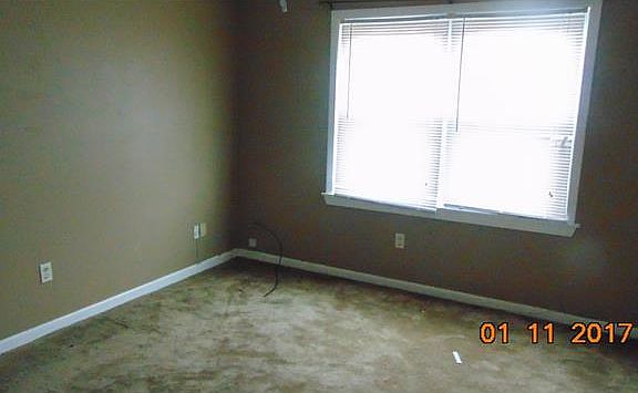 5th image of 808 Lawrence St
