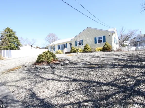 575 Smith Dr, Point Pleasant Boro, NJ 08742