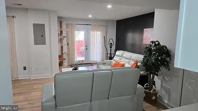 1421 Bluemont Ct — Photo 14