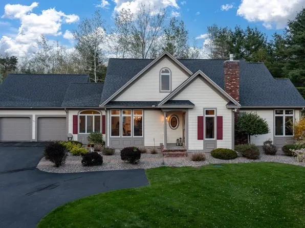16 Hawkins Pond Ln, Salem, NH 03079