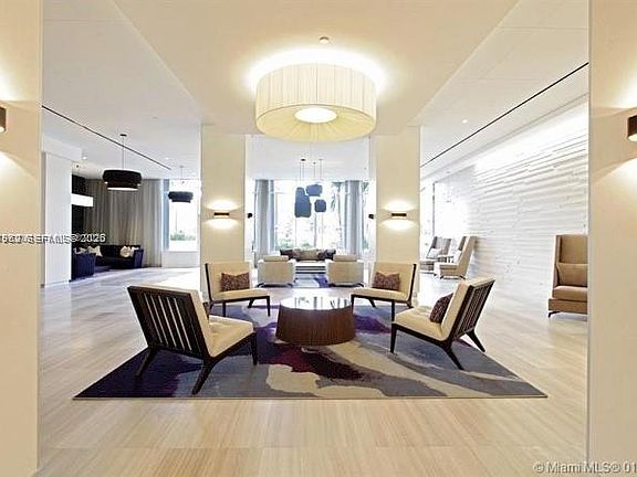 3rd image of 100 Bayview Dr APT 309
