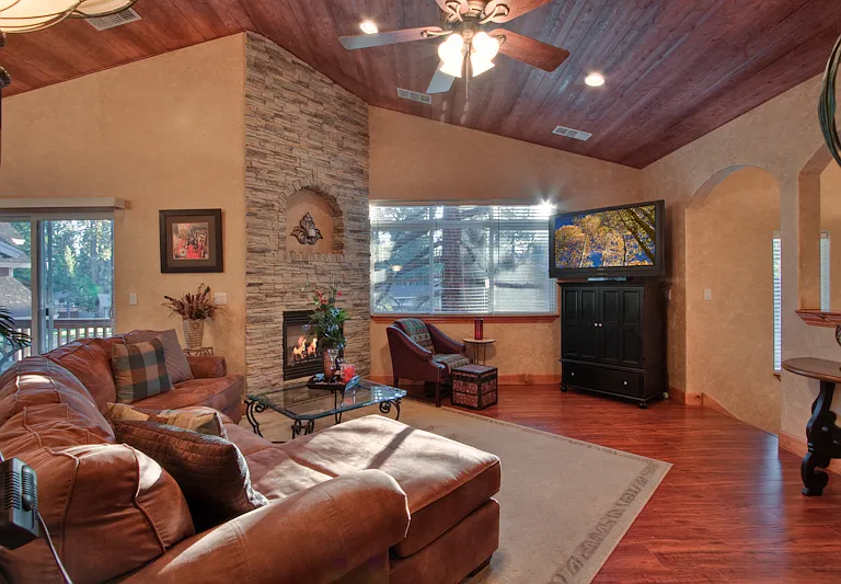 977 Creekwood Dr — Photo 13