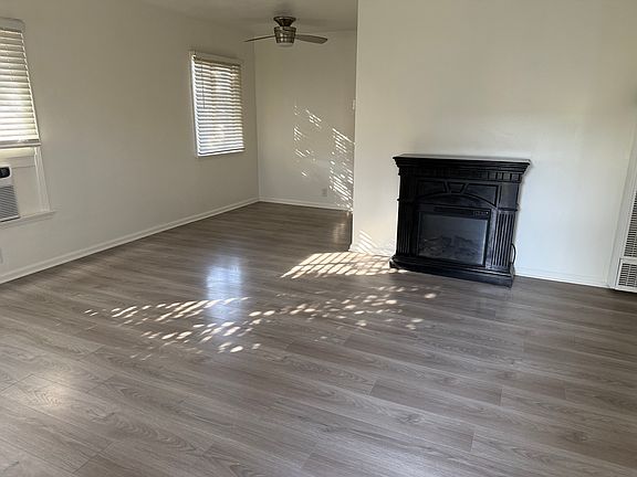 5th image of 607 Rosemary Ln