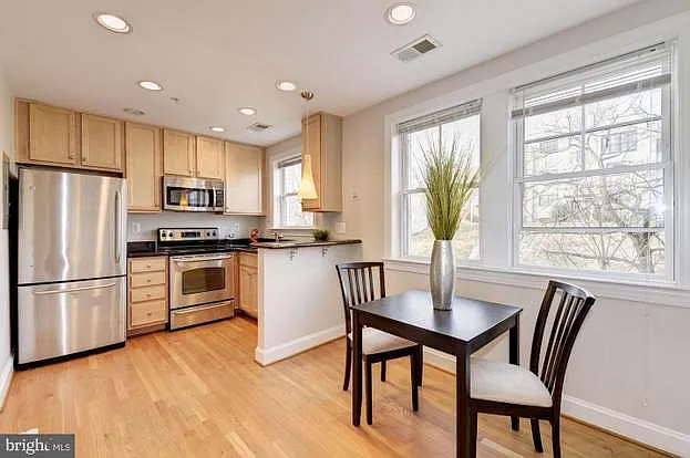 1 bed, 500 sqft, $1,950 — Photo 2