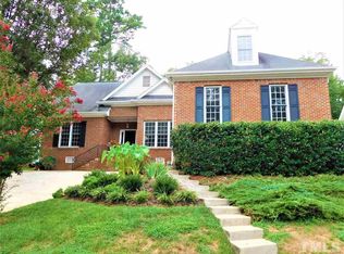 1909 Amity Hill Ct, Raleigh, NC 27612