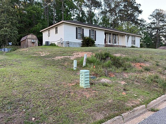 3rd image of 659 Joseph Dr