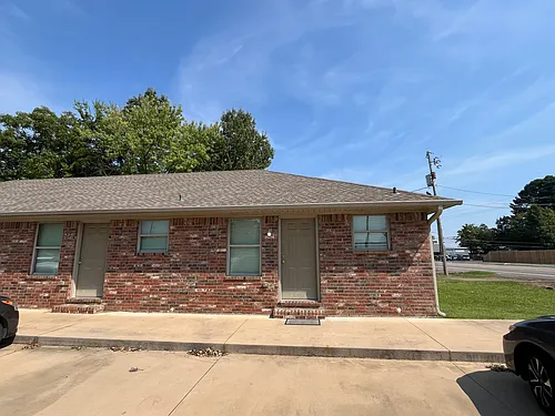808 S Knoxville Ave Photo 1