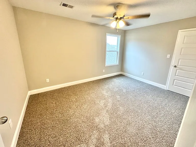 568 Rosalie Woods Dr — Photo 12