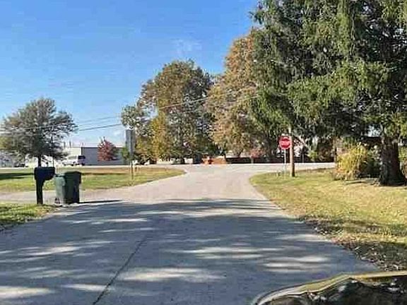 Exterior Neighborhood (street photo)