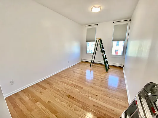 Rented by Compass | media 18